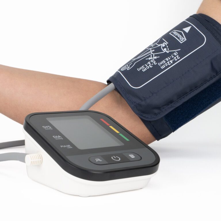 Tensiómetro digital de brazo con voz - Reddyz AOJ-30F