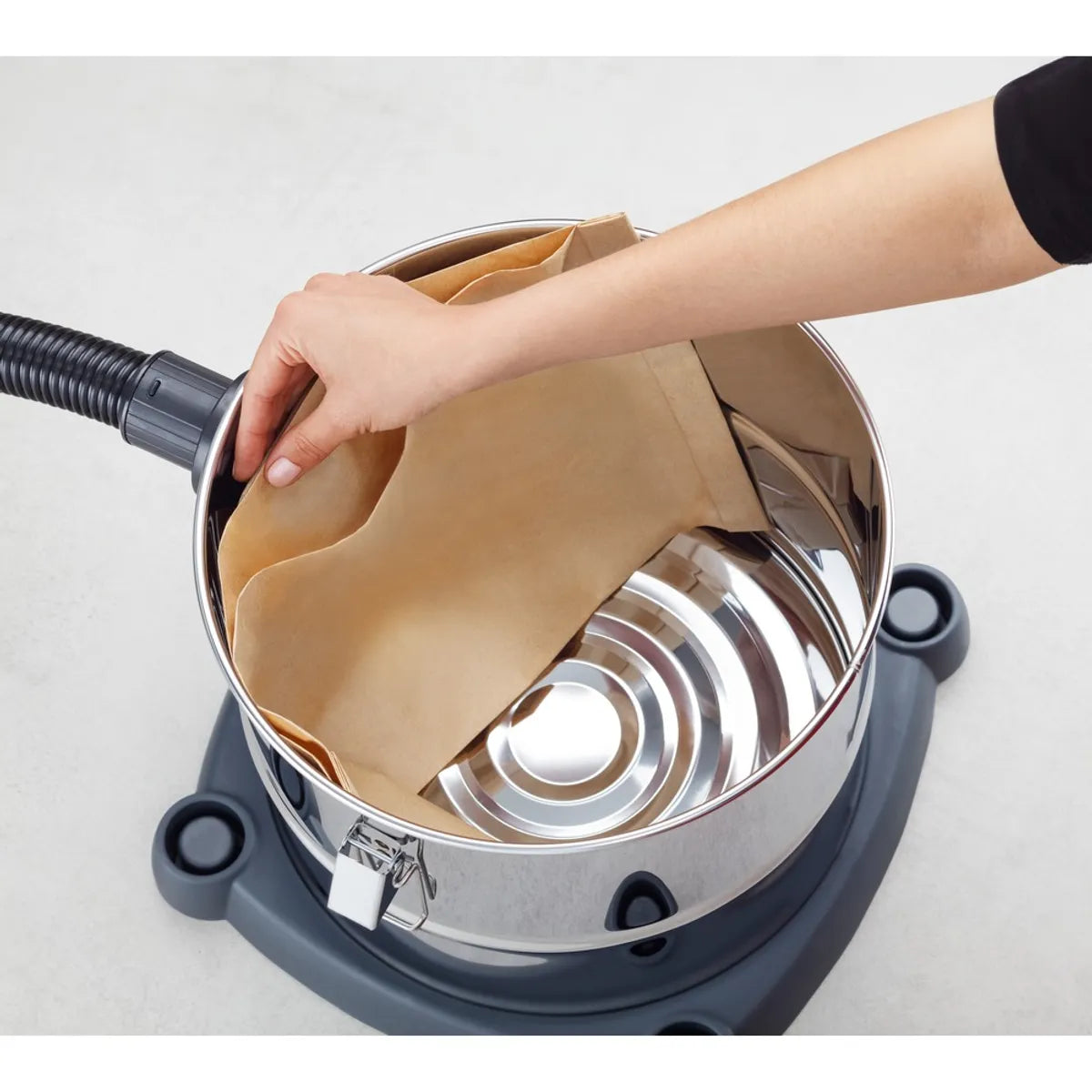 Aspiradora Agua y Polvo 1800 W 20 L Inox con Soplado ELECTROLUX GT20I