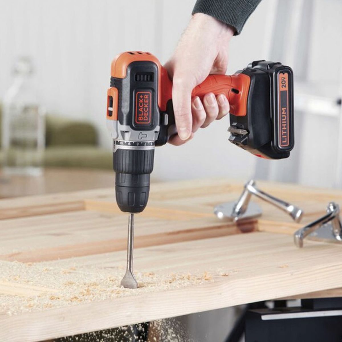 Taladro Percutor Inalámbrico 3/8" 20 V MAX con Batería 1.5 Ah BLACK+DECKER BCD704C1-B2
