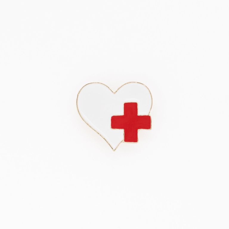 Pin Médico de Metal Kamed Corazón Blanco +