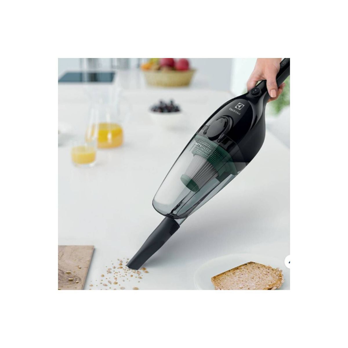 Aspiradora Vertical 2 en 1 con Filtro HEPA 1000 W ELECTROLUX STK12
