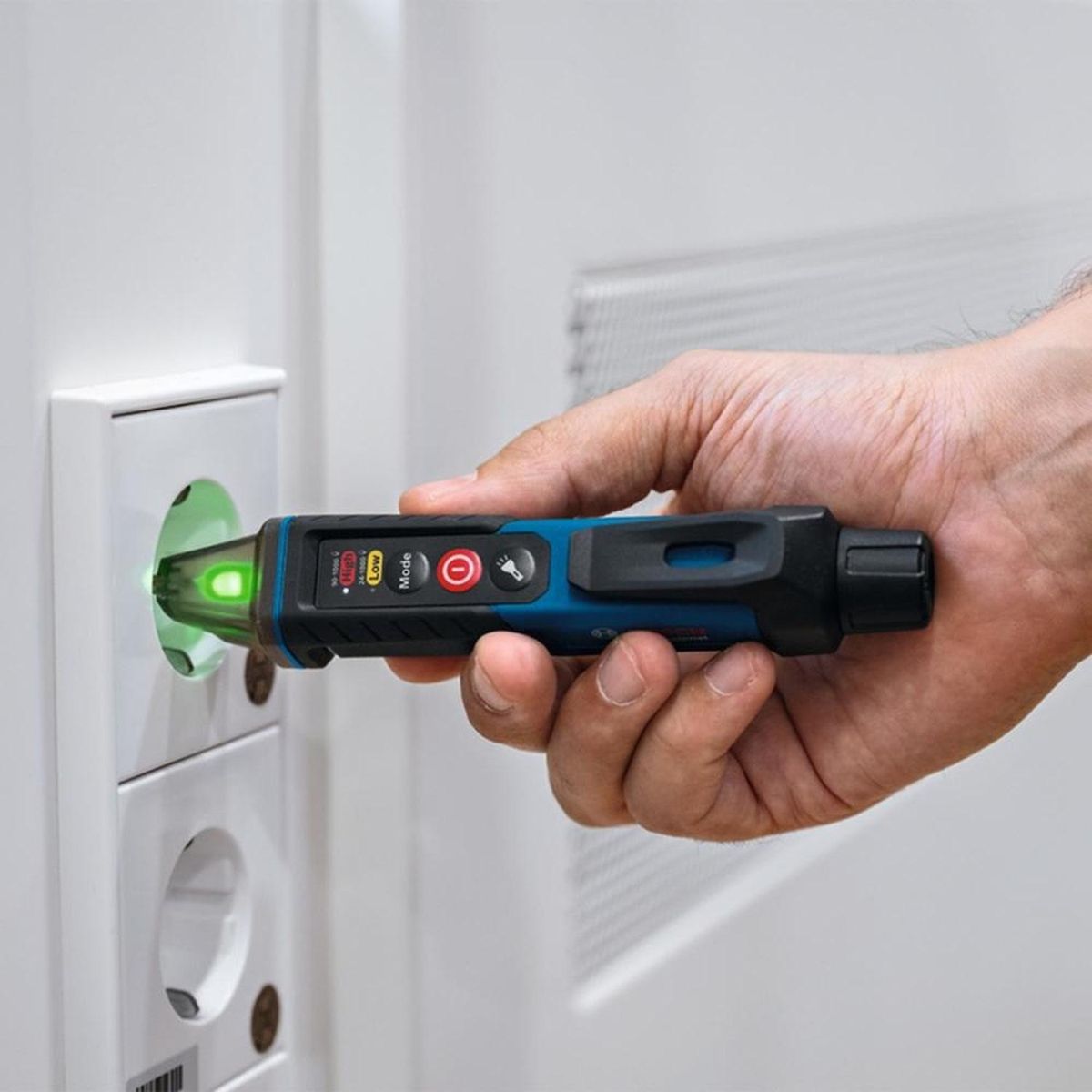 Comprobador de Voltaje sin Contacto 1000 V IP67 BOSCH GVD 1000-17 Professional